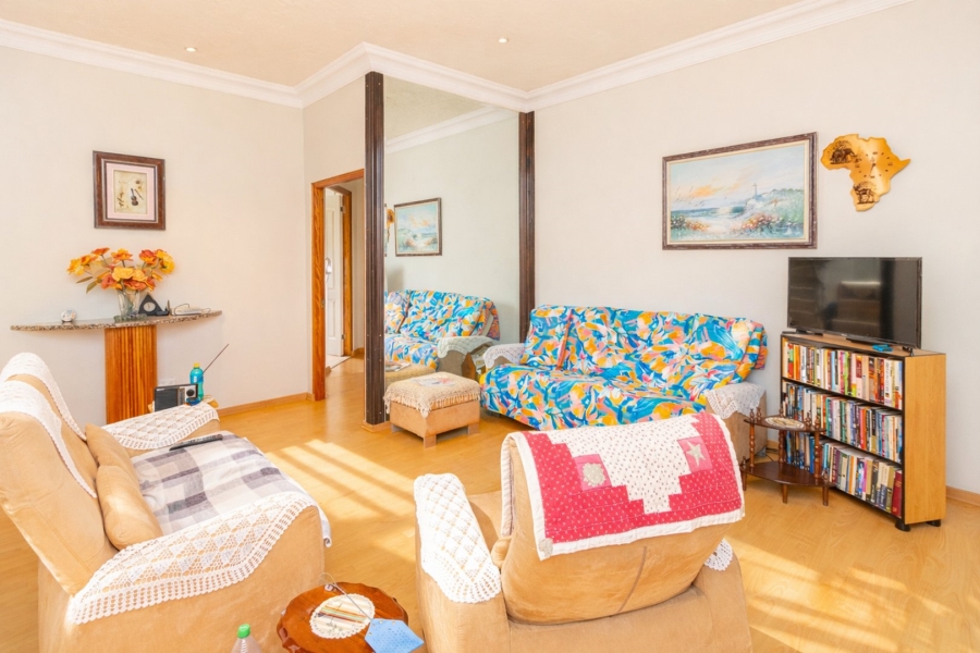 5 Bedroom Property for Sale in Caribbean Beach Club North West